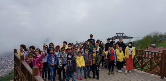 Yumurta Üretimiyle İlkokul Öğrencilerine Gezi Düzenlendi