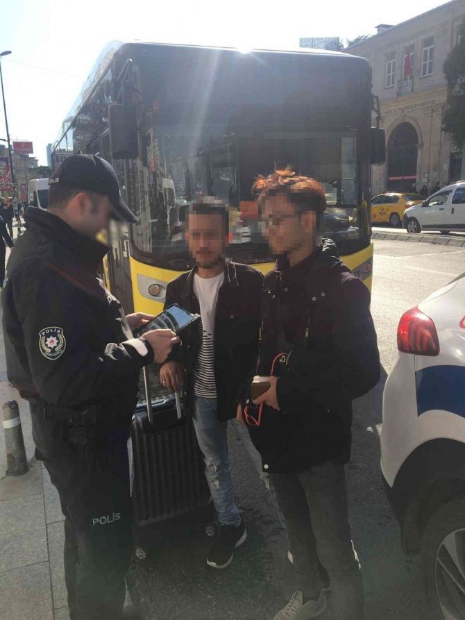 İ̇stanbul’da 244 Düzensiz Göçmen Yakalandı