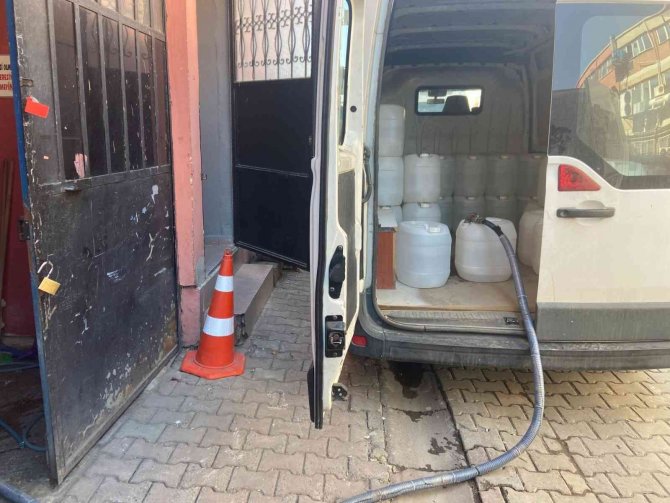 İ̇stanbul’da 34 Ton Kaçak İçki Ele Geçirildi