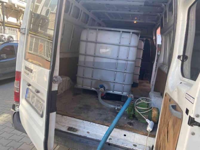 İ̇stanbul’da 34 Ton Kaçak İçki Ele Geçirildi