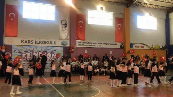Kars’ta Okullarda 23 Nisan Coşkusu