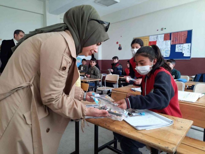 Kars’ta Üniversite Öğrencilerinden Örnek Davranış