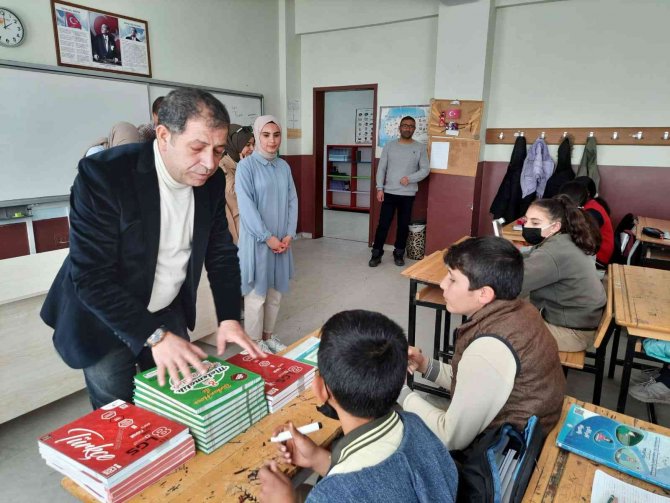 Kars’ta Üniversite Öğrencilerinden Örnek Davranış