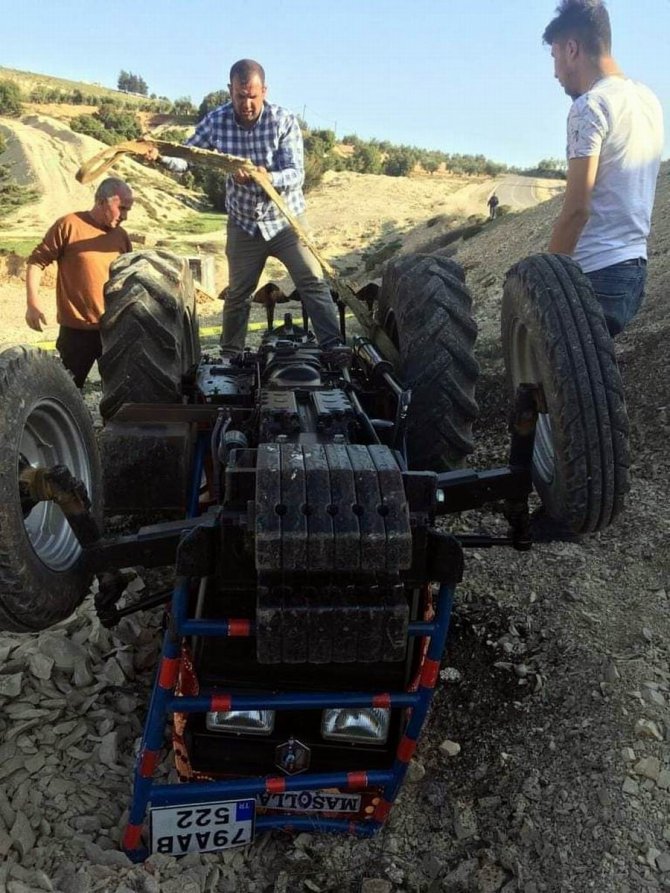 Kilis’te Traktör Devrildi: 1 Ölü