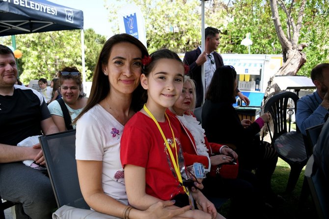 Kuşadalı Çocuklar Hayallerini Renklerle Anlattı