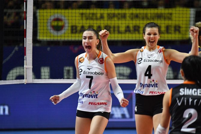 Fenerbahçe Opet, Eczacıbaşı Dynavit 3-1 Mağlup Etti