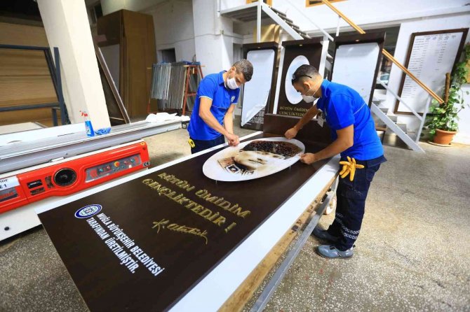 Büyükşehir’den Mahalle İle Okullara Atatürk Büstü