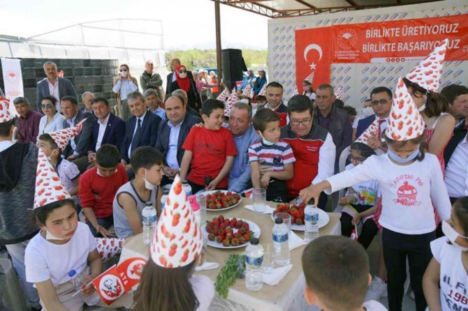 Seydikemer’de ‘Çilek Çocuk Şenliği’