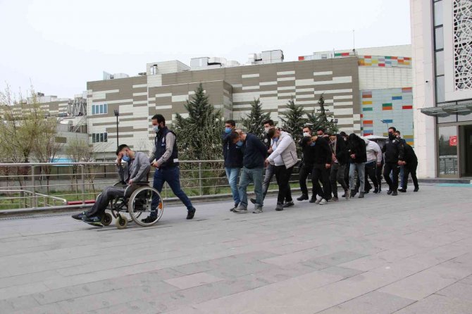 Başkentte 12 Ayrı Noktada Uyuşturucu Satıcılarına Operasyon: 9 Gözaltı