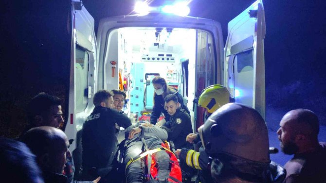 Ormanlık Alana Düşen Adamı İtfaiye Ekipleri Kurtardı