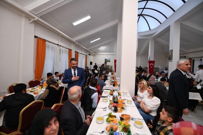 Başkan Çetin:" Büyüklerimiz Ve Şehit Yakınlarımızla Aynı Sofrada Olmak Bizim İçin Çok Kıymetli"