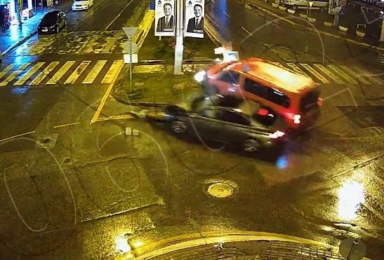 Dikkatsizliğin Meydana Getirdiği Kazalar Kamerada