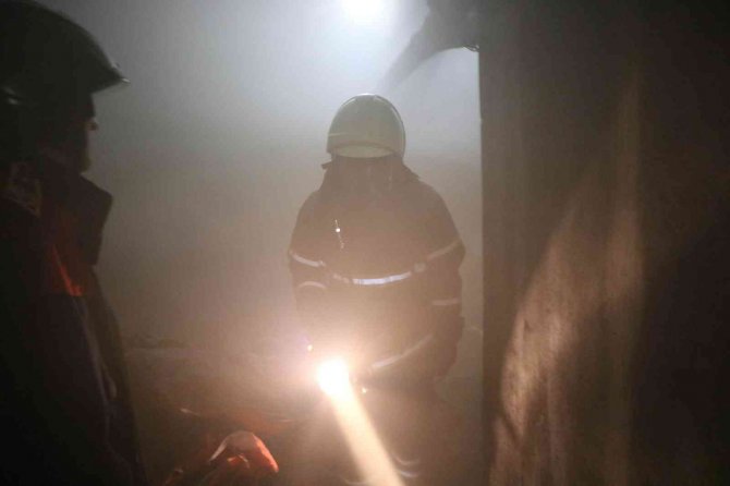 Kazan Dairesinde Yangın Paniği