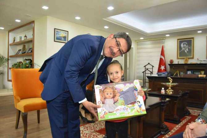 Başkan Çelik Koltuğunu Devretti