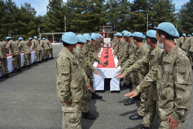 Siirt Valisi Hacıbektaşoğlu, Askerlerin Yemin Törenine Katıldı