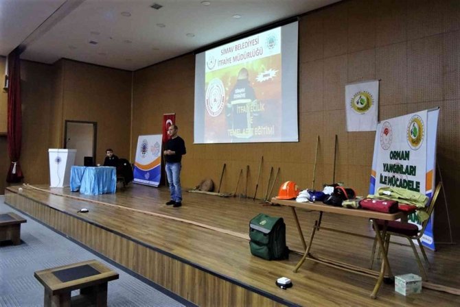 Simav’da Orman Yangınlarıyla Mücadele Gönüllülerine Eğitim