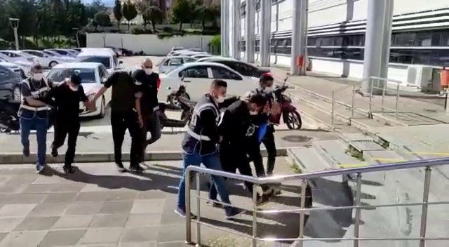 Depodan 1 Milyon Lira Değerinde Su Tesisatı Çalan 4 Kişi Tutuklandı