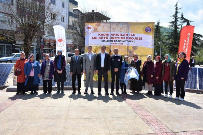 Ordu’da Kadın Arıcılara ‘Arı Sütü’ Üretimi İçin Ekipman Desteği Sağlandı