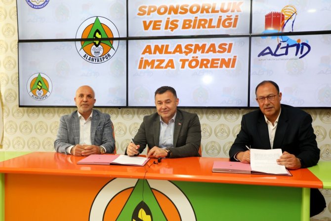 Alanya’da Sahil Büfelerinin Bir Kısmı Alanyaspor’a Gelir Olacak