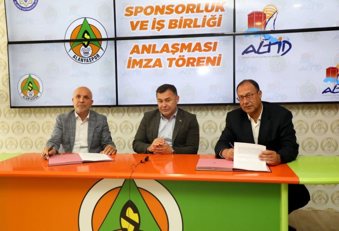 Alanya’da Sahil Büfelerinin Bir Kısmı Alanyaspor’a Gelir Olacak
