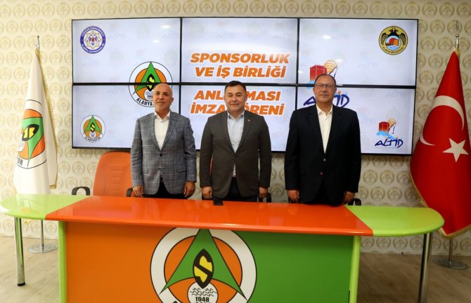 Alanya’da Sahil Büfelerinin Bir Kısmı Alanyaspor’a Gelir Olacak