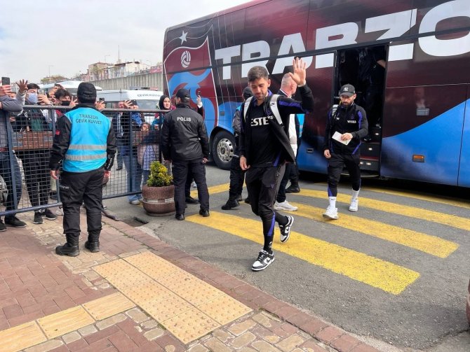 Trabzonspor, Adana Demirspor Maçı Hazırlıklarını Tamamlayarak Adana’ya Gitti