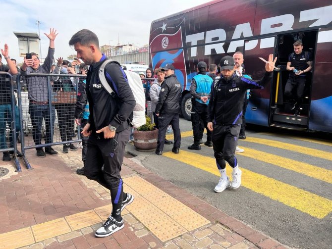Trabzonspor, Adana Demirspor Maçı Hazırlıklarını Tamamlayarak Adana’ya Gitti