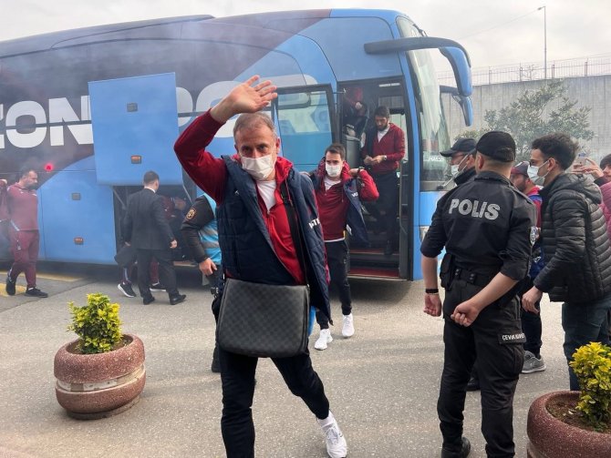 Trabzonspor, Adana Demirspor Maçı Hazırlıklarını Tamamlayarak Adana’ya Gitti
