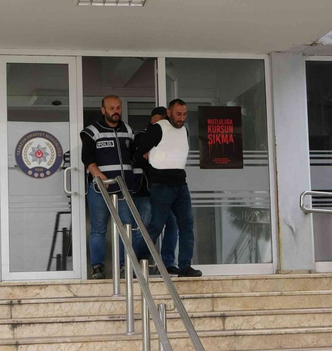 Eşini Öldüren Zanlı Adliyeye Sevk Edildi