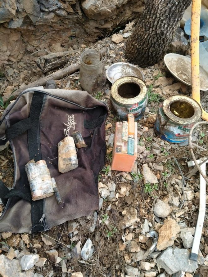 Tunceli’de Eren Kış-23 Operasyonlarında 3 Sığınak İmha Edildi