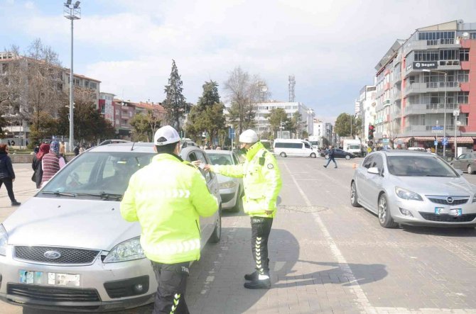 Uşak’ta Aranan 75 Kişi Yakalandı