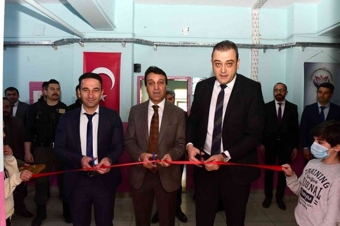 Çatak’ta Bilgisayar Laboratuvarı Açıldı