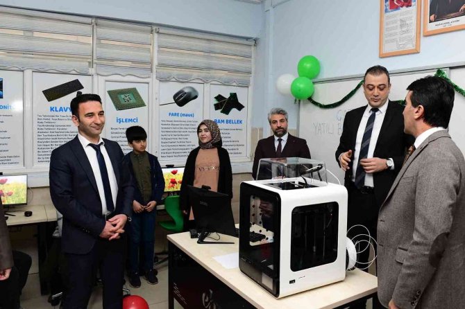 Çatak’ta Bilgisayar Laboratuvarı Açıldı