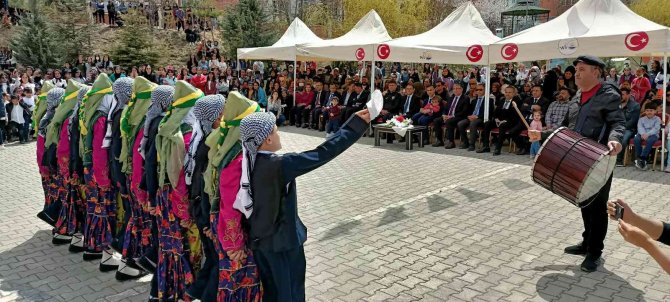 Tuşba’da 23 Nisan Coşkusu