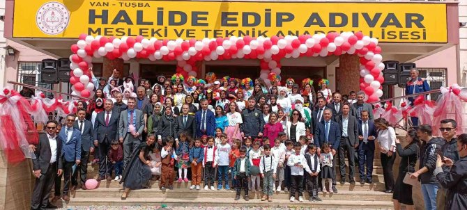 Tuşba’da 23 Nisan Coşkusu