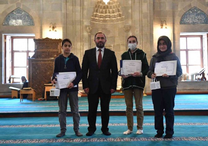 Resim, Şiir Ve Kompozisyon Yarışmalarının Kazananları Ödüllerini Aldı