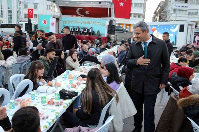 Yozgat’ta Vatandaşlar İftar Sofrasında Bir Araya Geldi