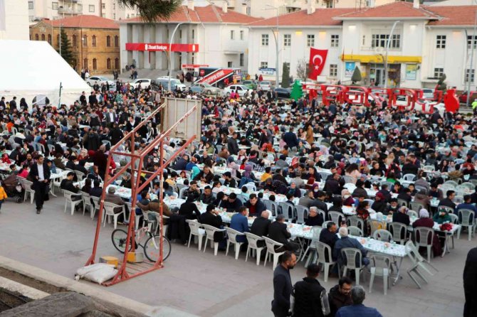 Yozgat’ta Vatandaşlar İftar Sofrasında Bir Araya Geldi