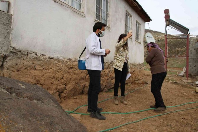 Varto’da Aşı Çalışmaları Devam Ediyor