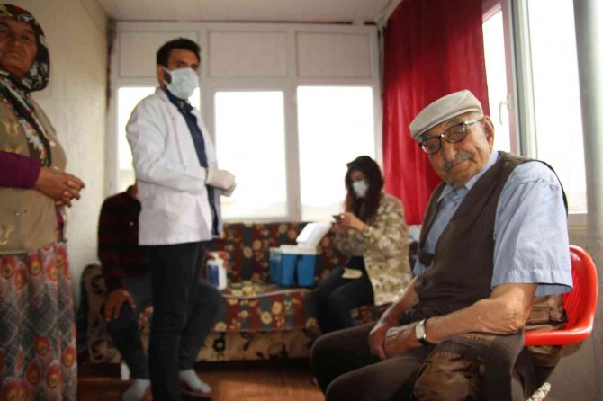 Varto’da Aşı Çalışmaları Devam Ediyor