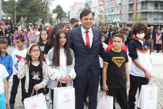 23 Nisan Ulusal Egemenlik Ve Çocuk Bayramı Uşak’ta Coşku İle Kutlandı