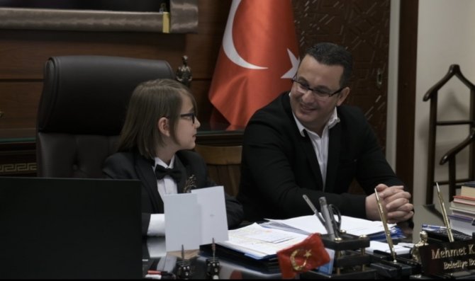 Mustafakemalpaşa’da Tüm Yetki Çocuklara Geçti