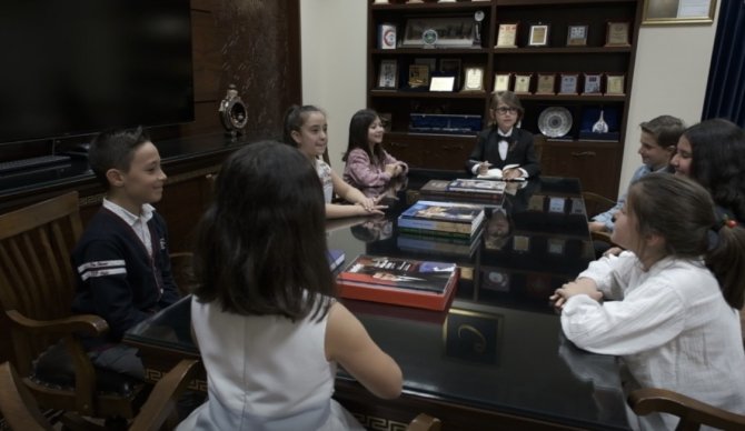 Mustafakemalpaşa’da Tüm Yetki Çocuklara Geçti