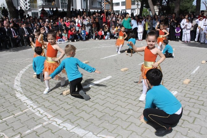 Manyas’ta 23 Nisan Ulusal Egemenlik Ve Çocuk Bayramı Kutlandı