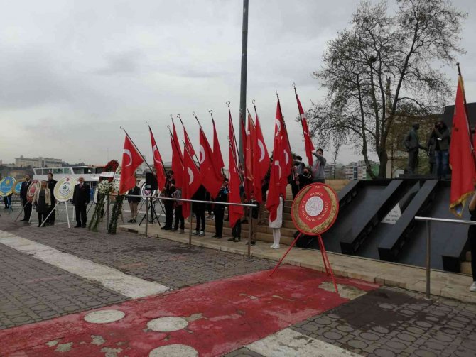 23 Nisan’da Kadıköy’de Atatürk Anıtına Çelenk Sunuldu