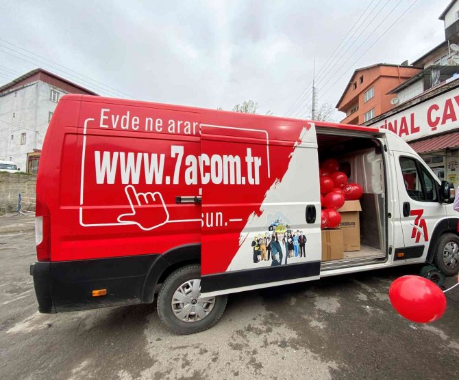 7a Yapı Market 23 Nisan’da Bin 500 Öğrenciyi Sevindirdi