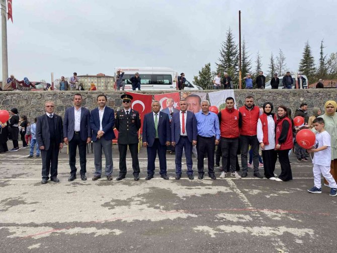 7a Yapı Market 23 Nisan’da Bin 500 Öğrenciyi Sevindirdi