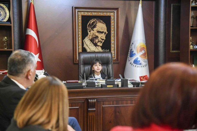 Zeydan Karalar Makamını Küçük Melis’e Bıraktı