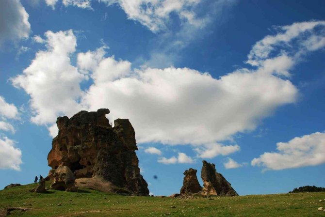 Üniversite Öğrencilerinden Yazılıkaya’ya Fotoğraf Gezisi