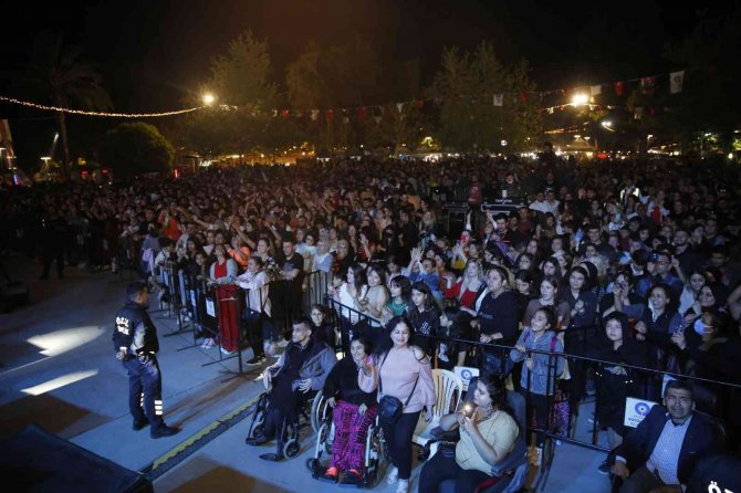 Sakilerden Muhteşem Konser